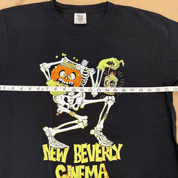 Quentin Tarantino New Beverly Cinema 2023 Halloween Shirt Mens Size L NEW - Picture 4 of 4